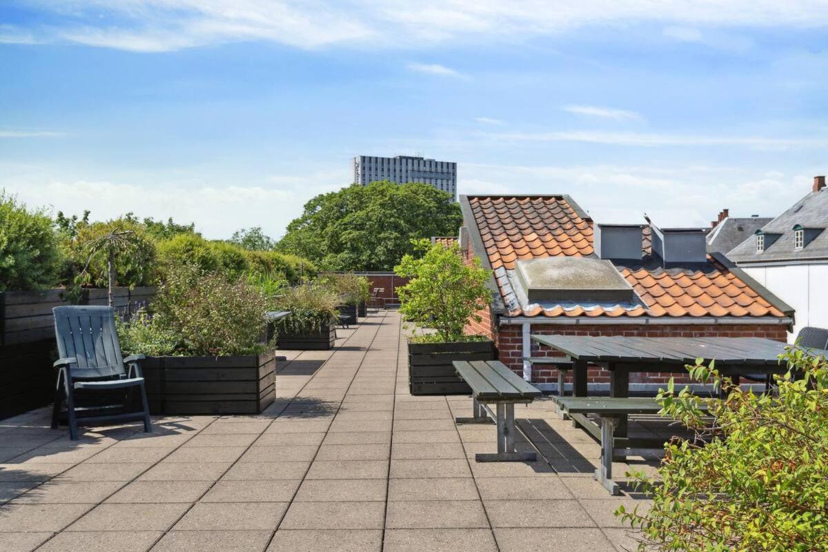 First Row Apartment With Balcony To The Ramparts 코펜하겐 외부 사진